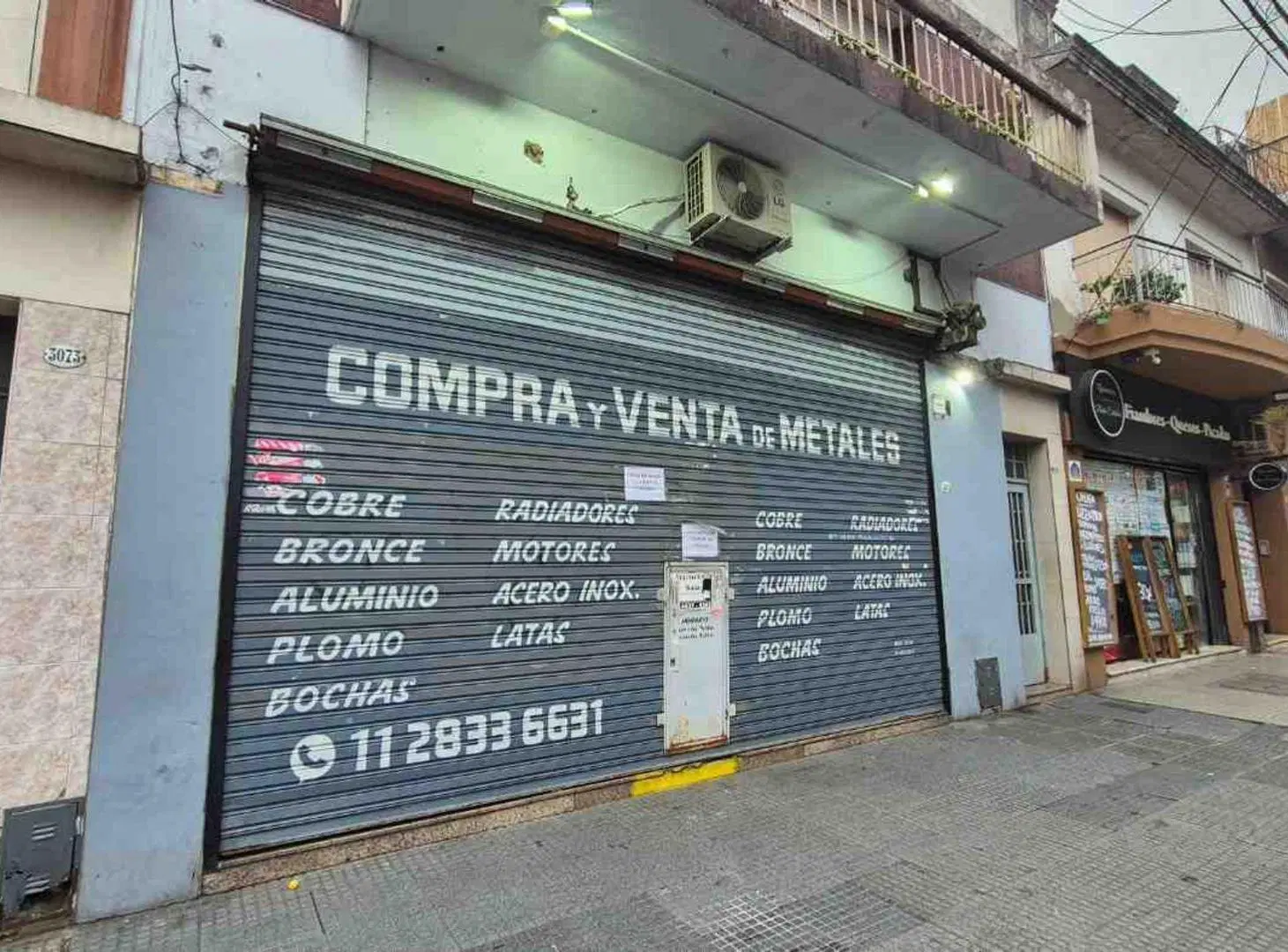VENTA DE LOCAL EN FLORES 3