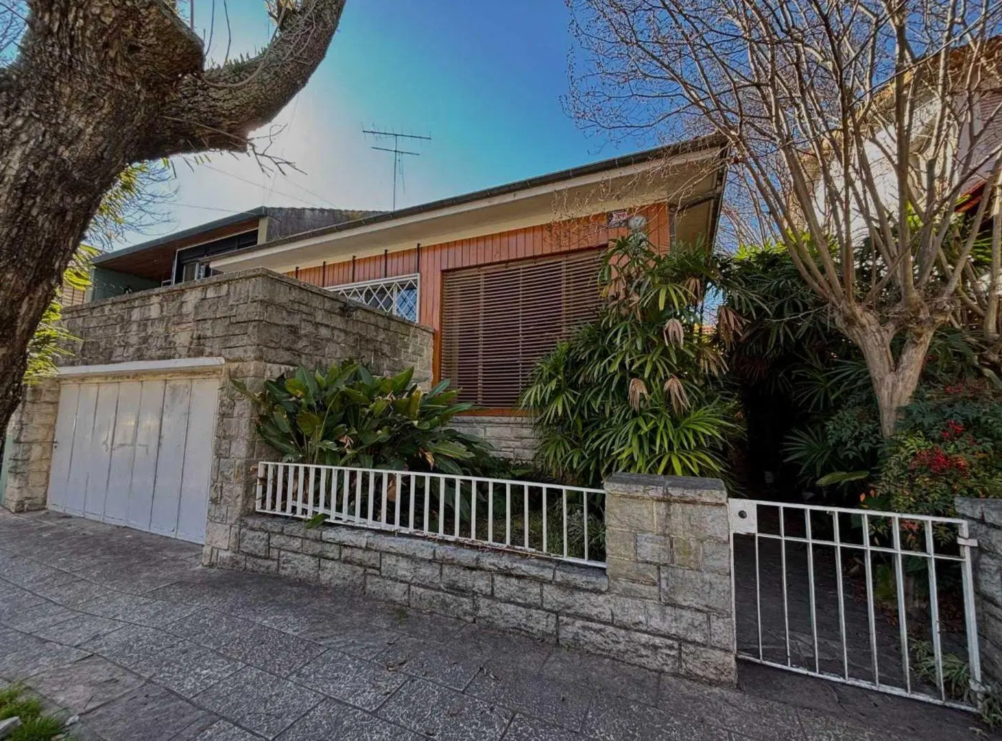 VENTA CASA 6 AMBIENTES VICENTE LOPEZ CON PARQUE 4