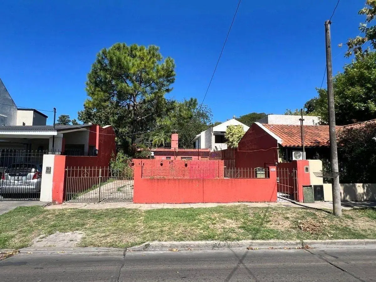 Venta terreno con casita en el fondo en Adrogué 5