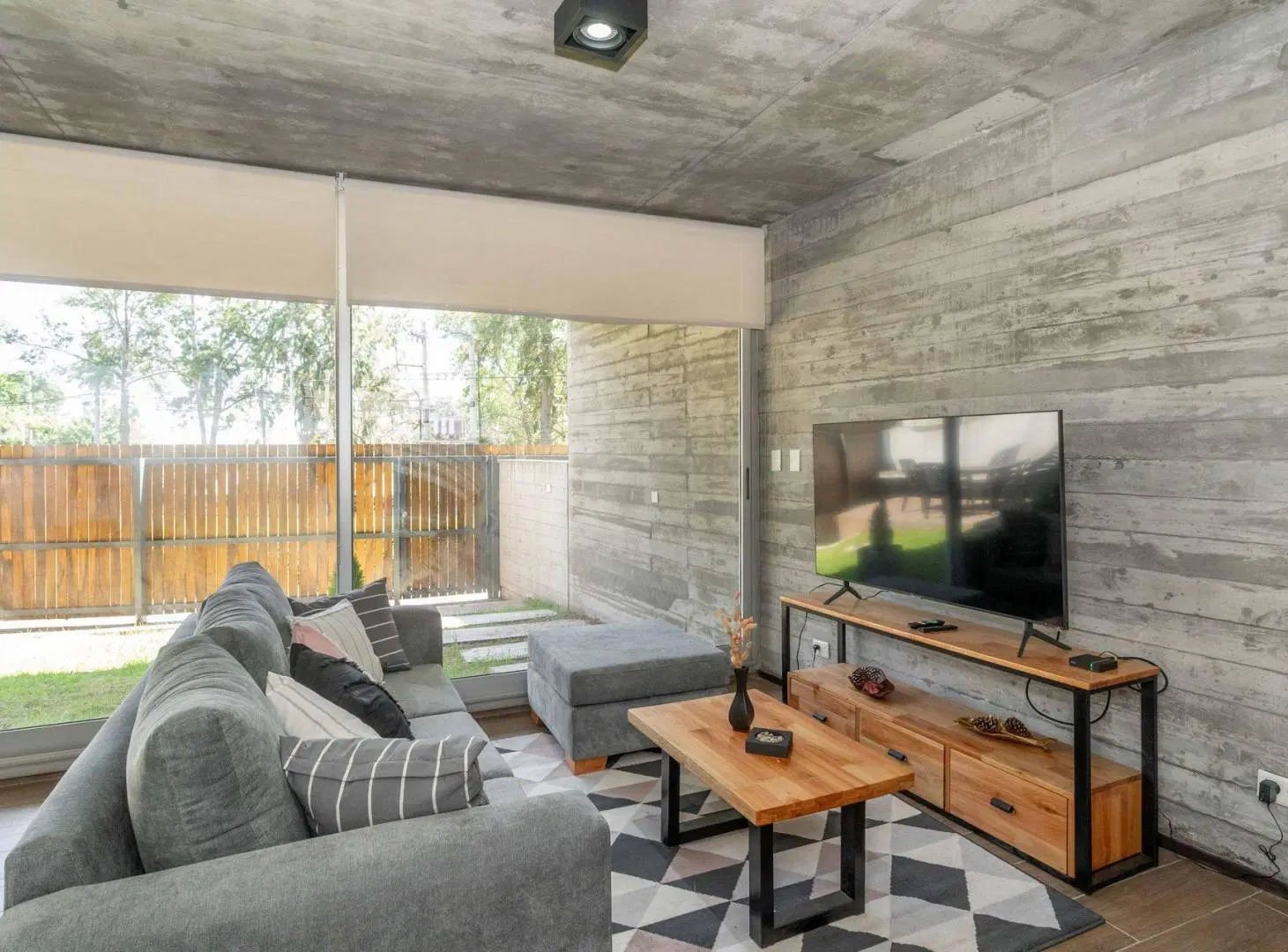 VENTA DEPTO. EN PUNTA CHICA 5 AMB. CON COCHERA 2