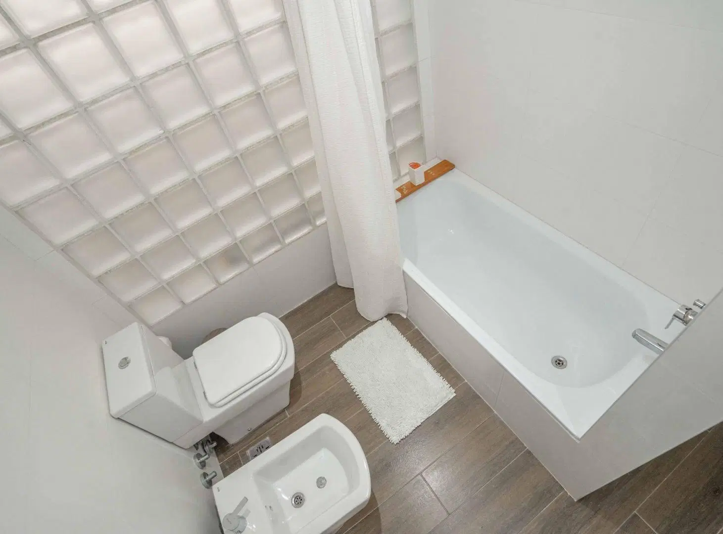 VENTA DEPTO. EN PUNTA CHICA 5 AMB. CON COCHERA 5