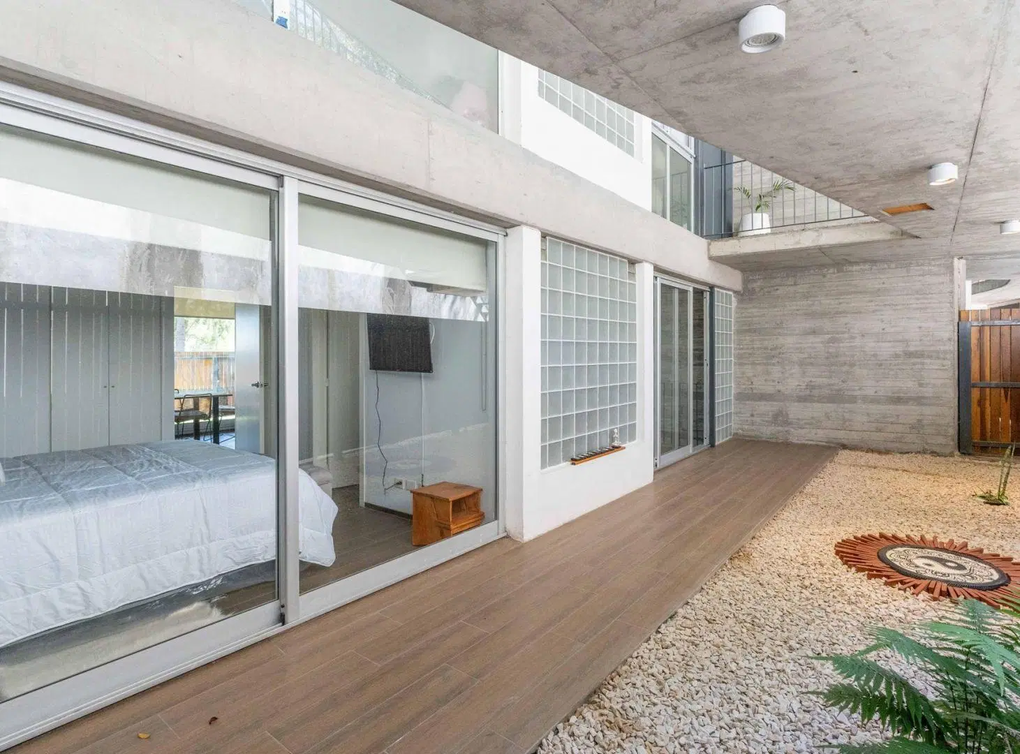 VENTA DEPTO. EN PUNTA CHICA 5 AMB. CON COCHERA 4