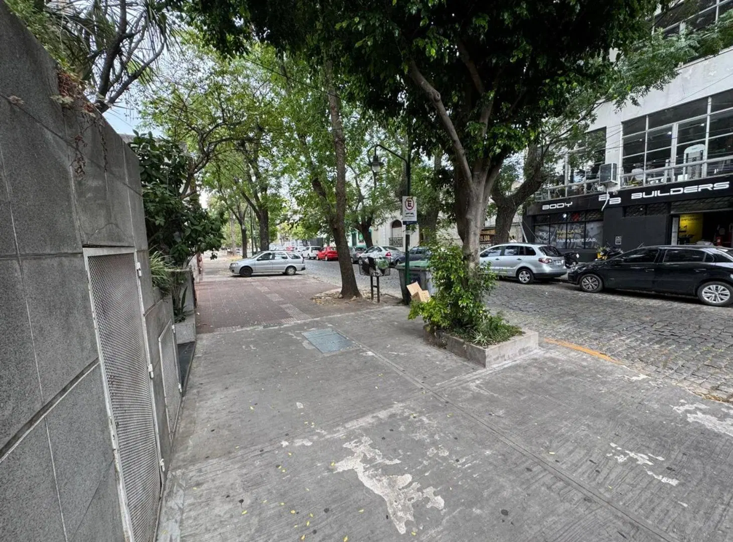 VENTA COCHERA en SAN ISIDRO 6