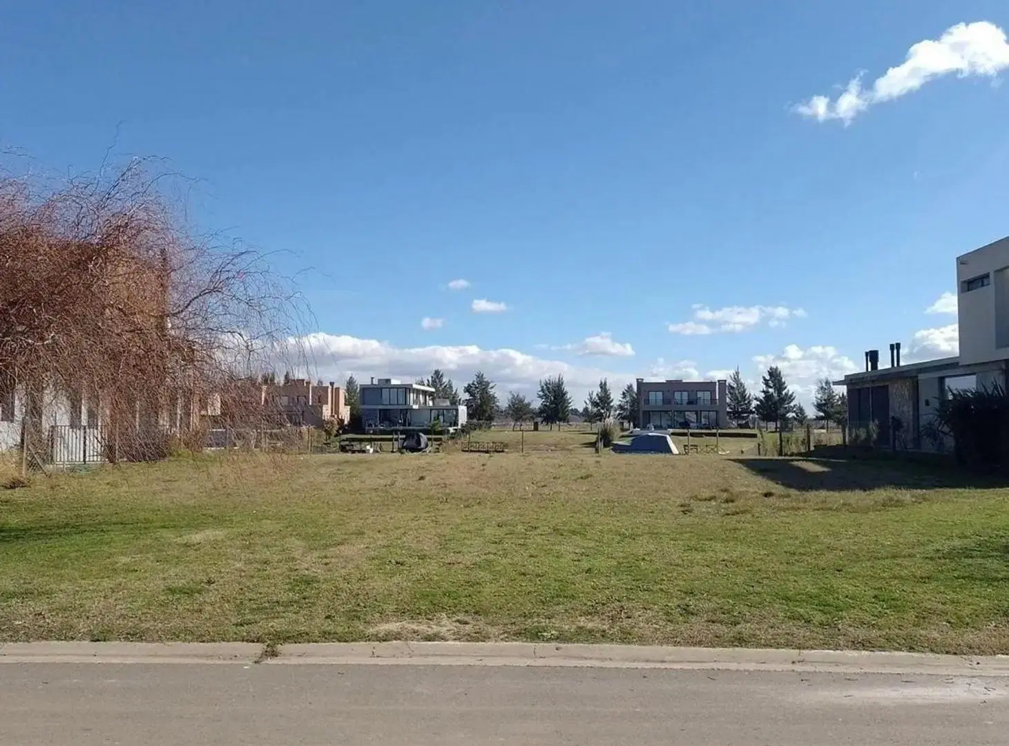 Venta terreno al rio Barrio el Naudir Escobar 2