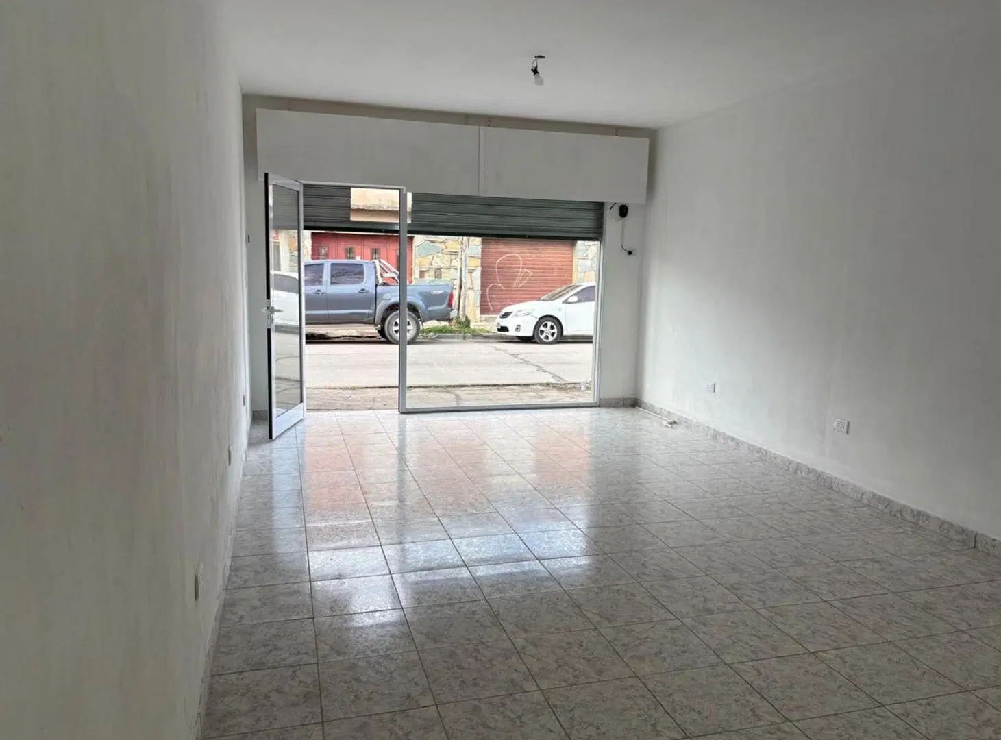 LOCAL COMERCIAL EN ALQUILER | ZÁRATE 5