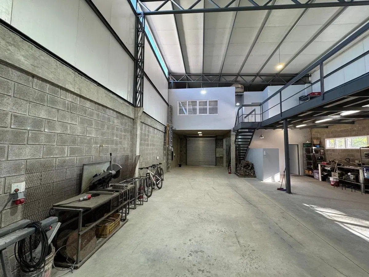 Venta Galpón en Tigre a estrenar 8