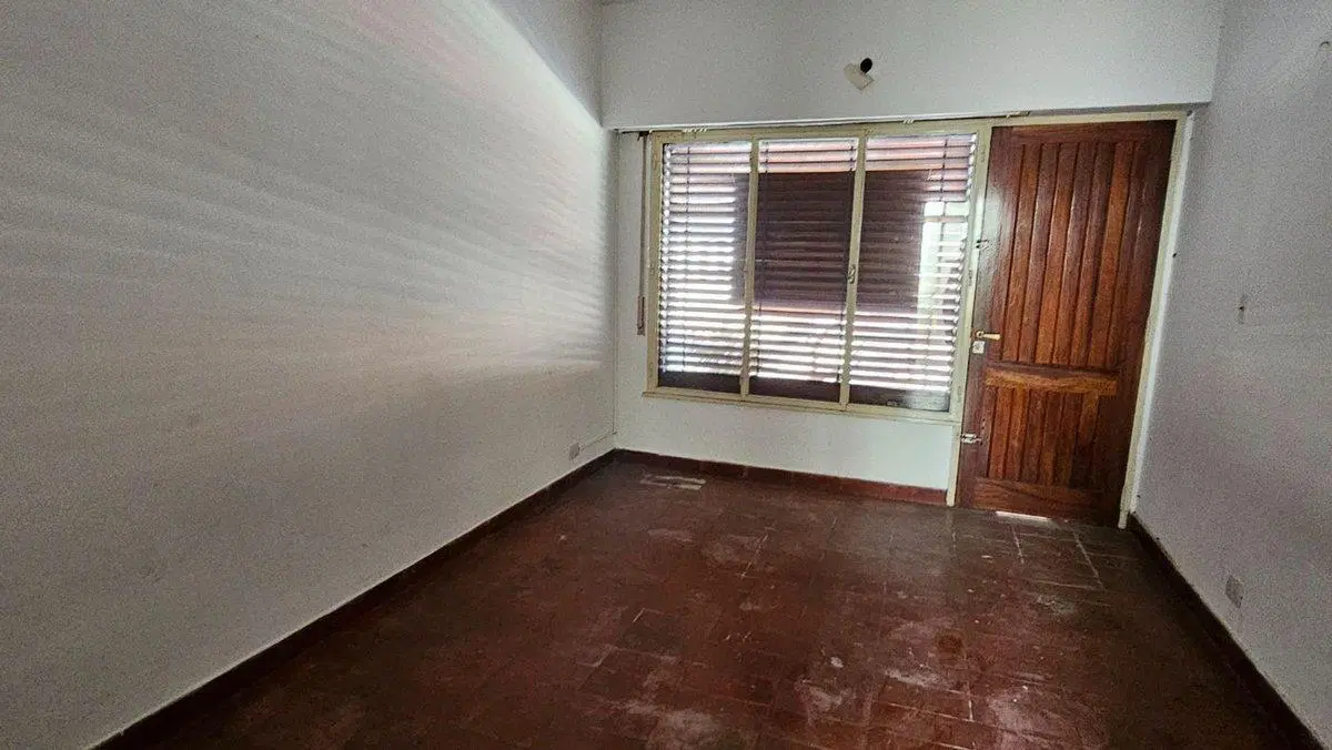 Venta Casa Patio Terraza Cochera en Liniers 5