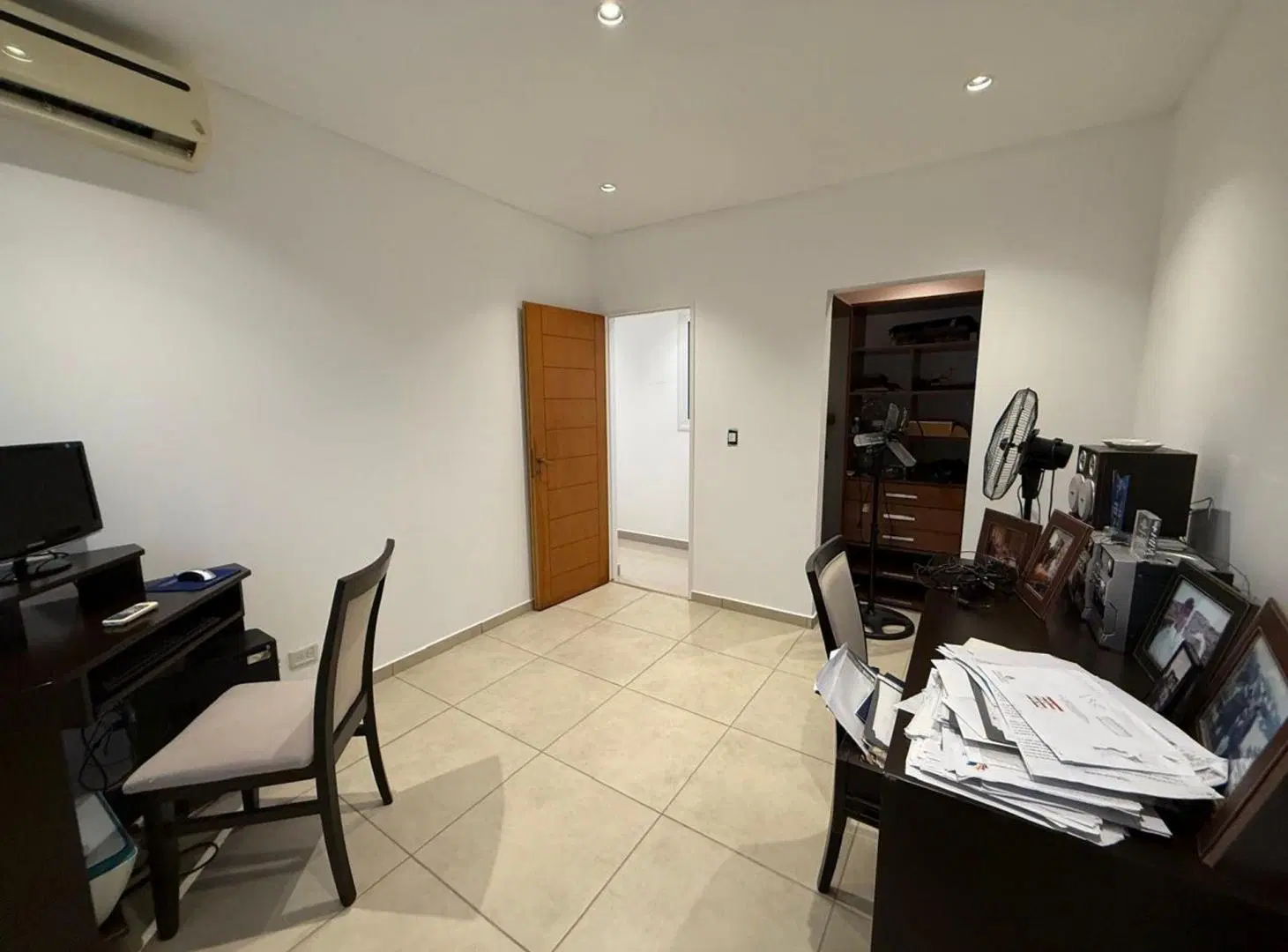 Venta. Casa  a la Laguna. El  Cazal ,Escobar. 3