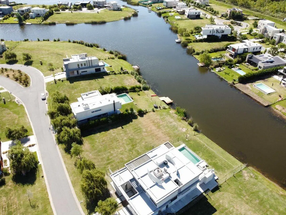 Lote a la Laguna en Venta - El Naudir 2