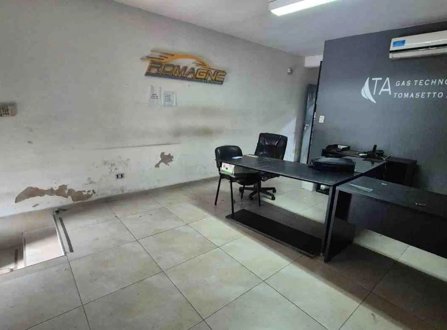 VENTA DE LOCAL EN FLORES 8