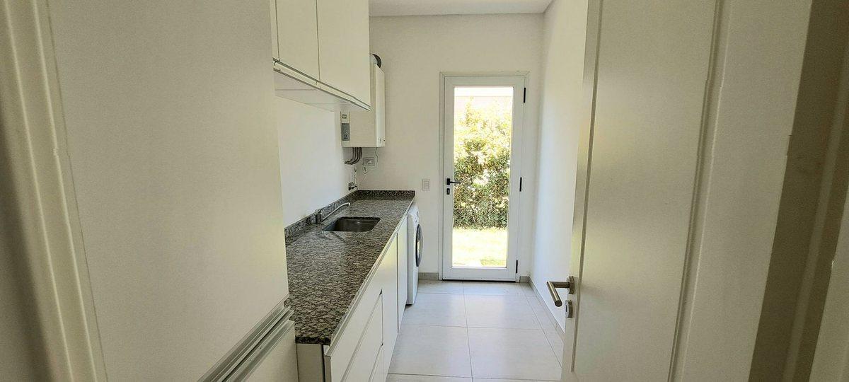 Foto de Venta Casa Acacias Puertos del Lago 5 Ambientes, imagen 4