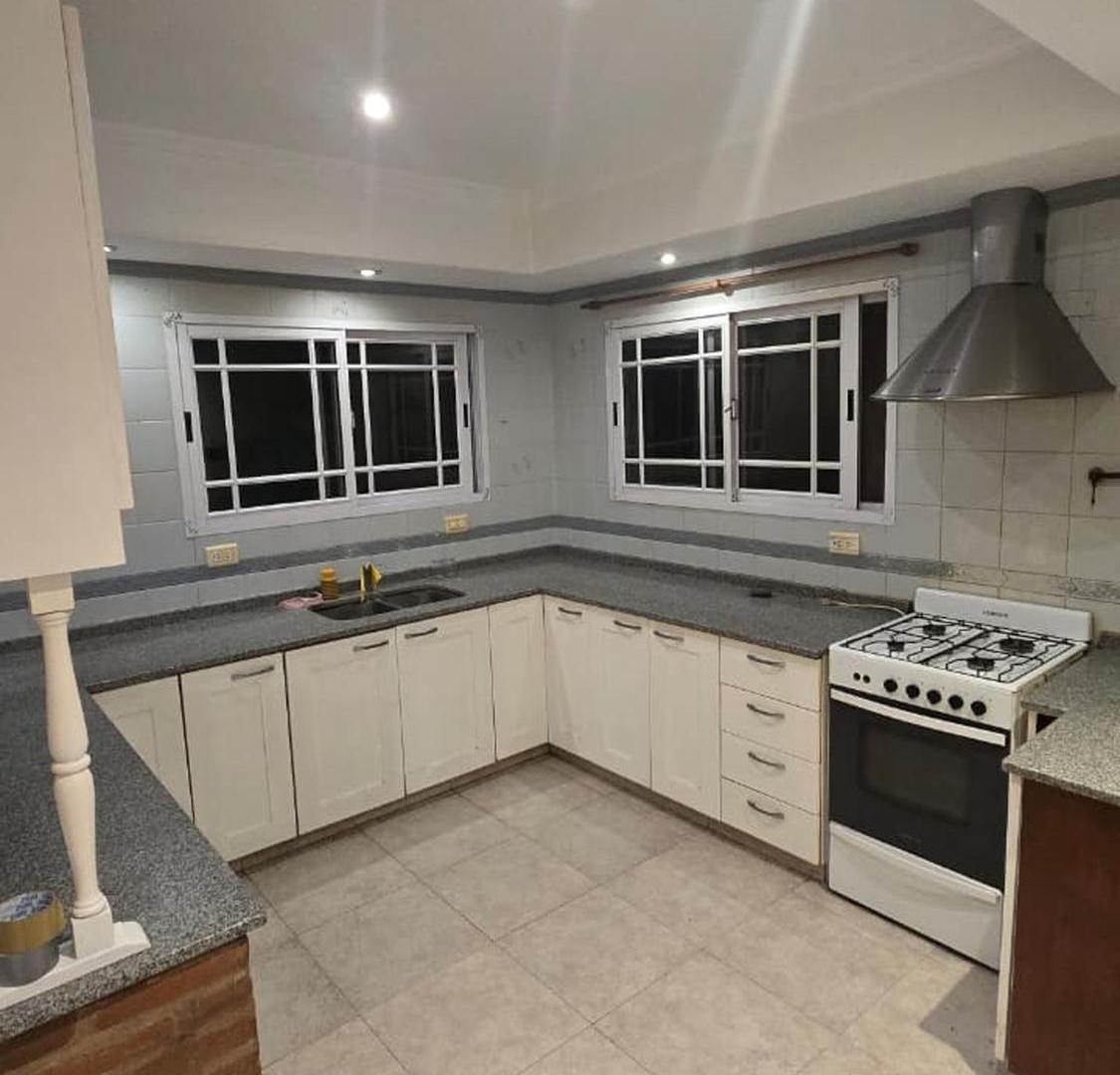 Foto de Venta Casa 5 amb B Cerrado MASCHWITZ APTO CREDITO, imagen 2