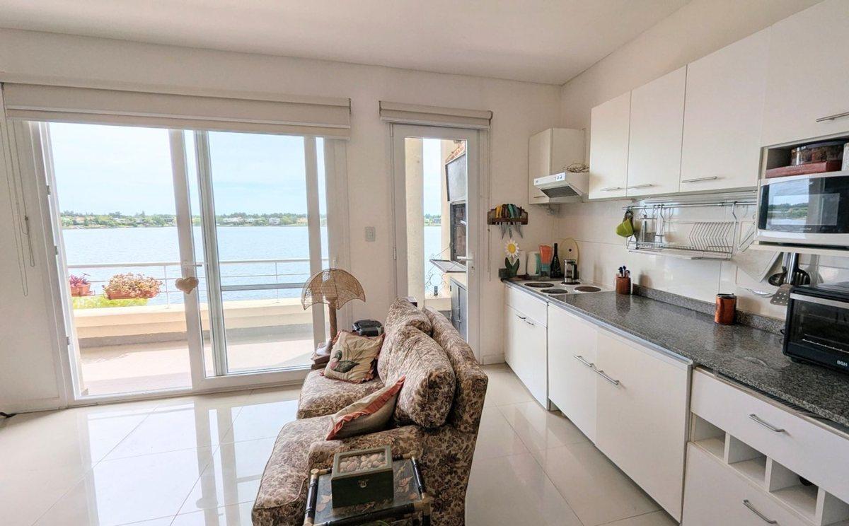 Foto de DEPTO VENTA,2 AMB,TIGRE,VILLANUEVA,COCHERA,AL LAGO, imagen 2