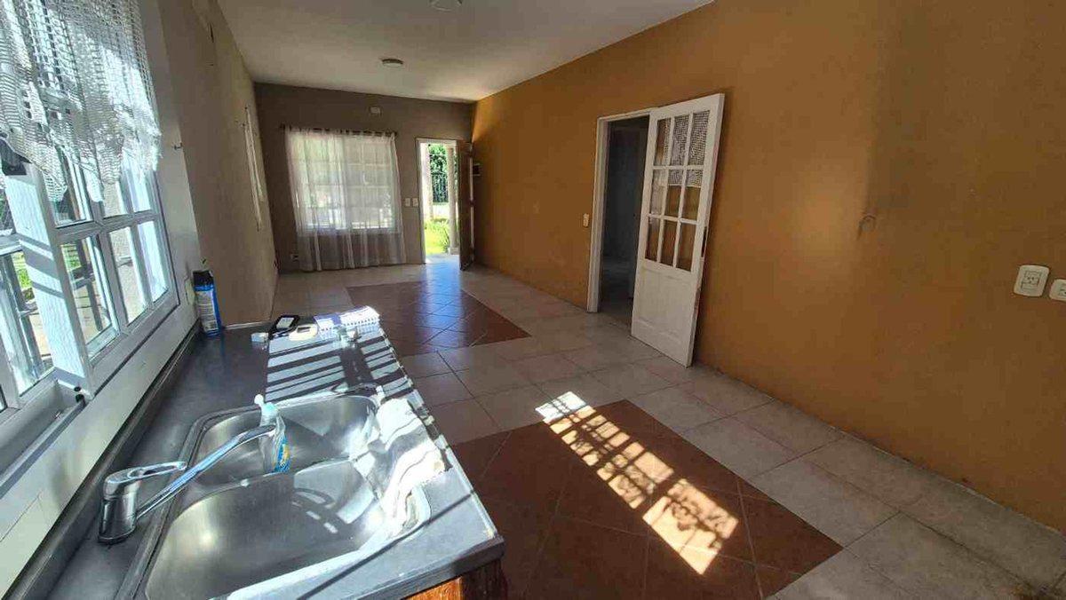 Foto de VENTA DE CASA EN PILAR, imagen 1