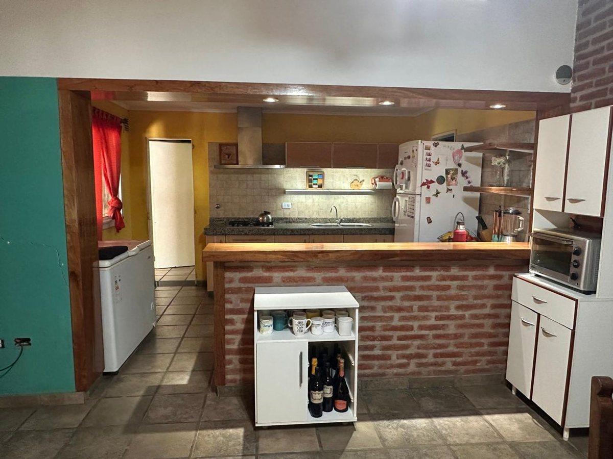 Foto de VENTA CASA 4 AMBIENTES C/ DEP. Y PARQUE LOMA VERDE, imagen 5