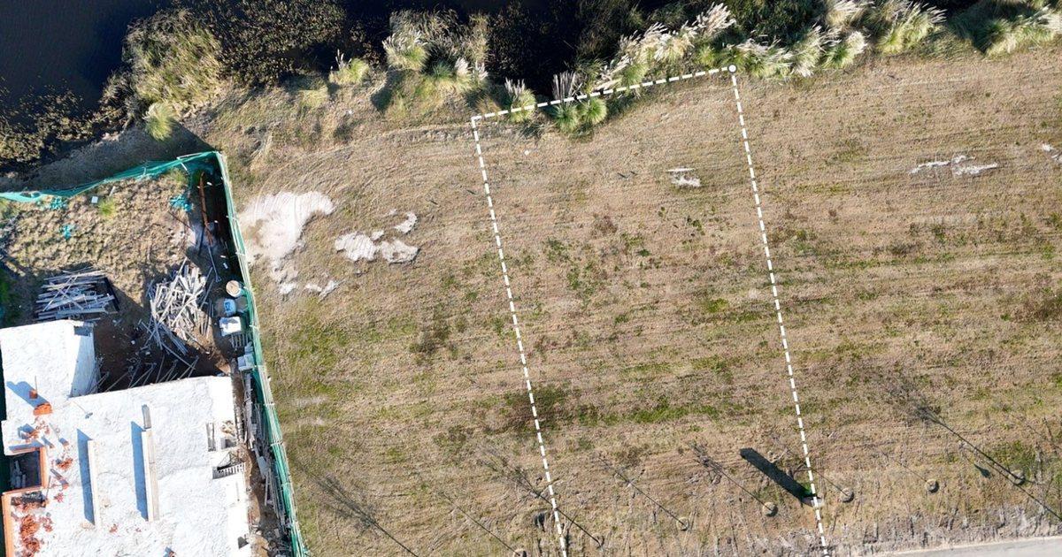 Foto de EL MEJOR LOTE A LA LAGUNA en Venta en El Naudir, imagen 2