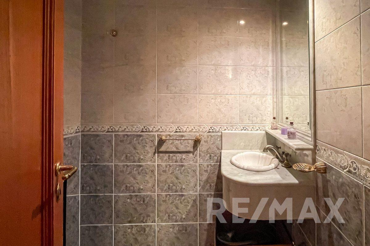 Foto de Venta de Galpón Industrial 1100 m2 en La Tablada, imagen 2