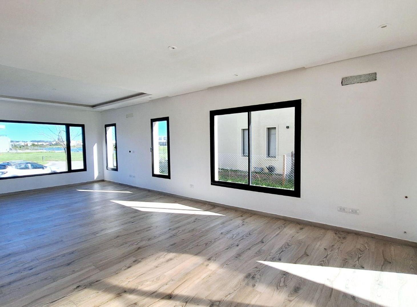 Foto de VENTA CASA A ESTRENAR 5 AMB. EL NAUDIR ETAPA 1, imagen 5