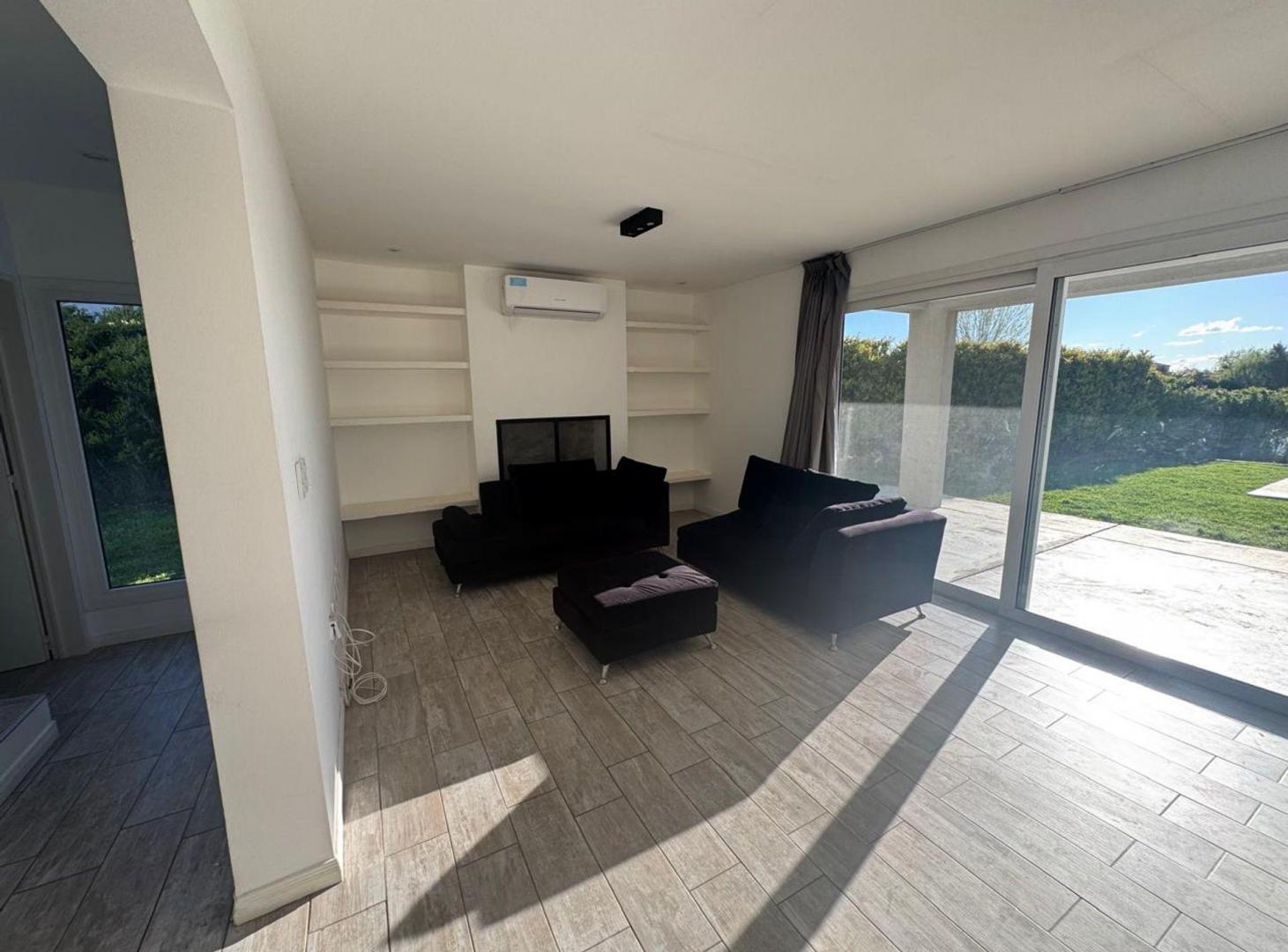 Foto de Venta Casa a la laguna 4 dormitorios Islas Canton, imagen 3