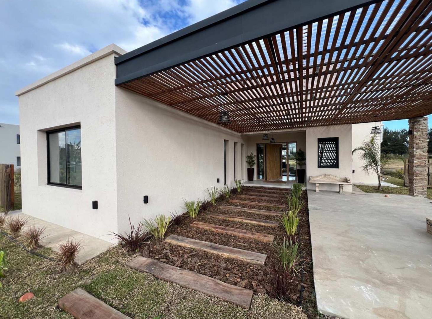 Foto de VENTA Casa 4 Ambientes a la Laguna Bo. El CAZAL, imagen 3