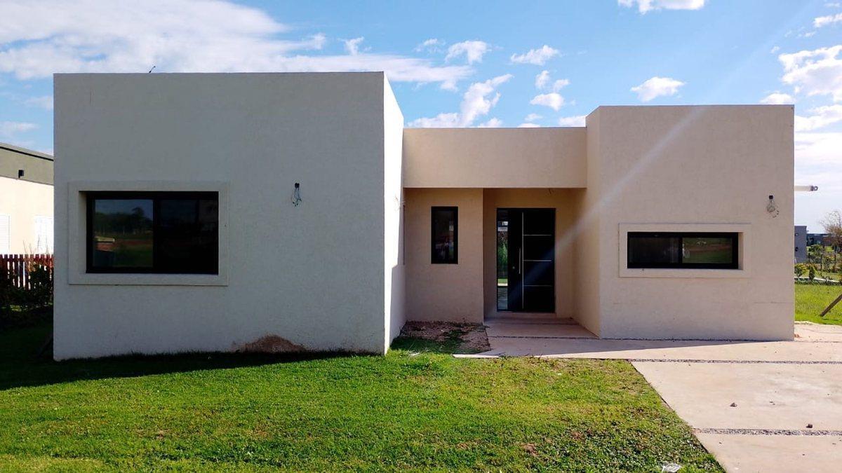 Foto de VENTA CASA 4 AMB. EN POZO B° SAN SEBASTIÁN PILAR, imagen 1