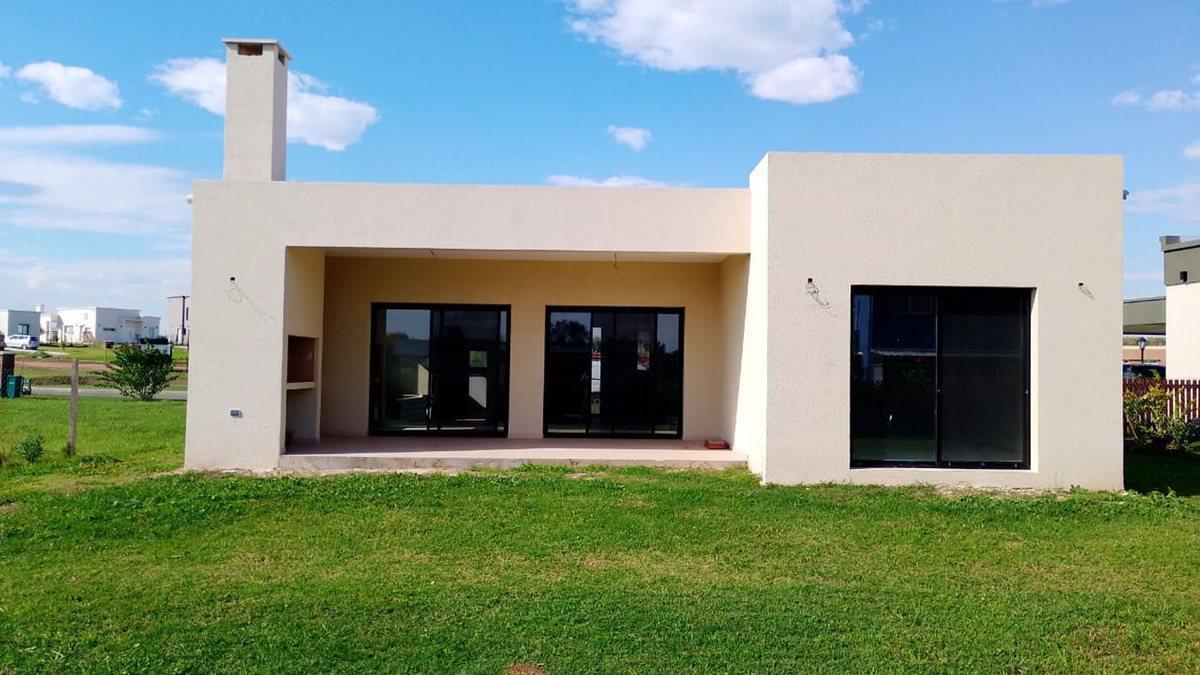 Foto de VENTA CASA 4 AMB. EN POZO B° SAN SEBASTIÁN PILAR, imagen 3
