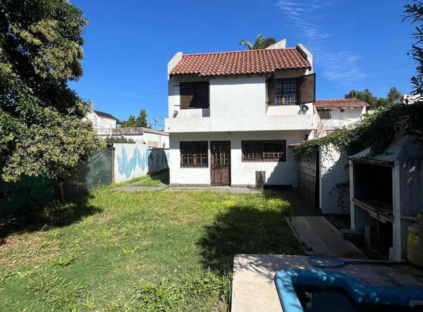 Foto de Casa 4 ambientes con jardín y pileta Ituzaingó, imagen 2