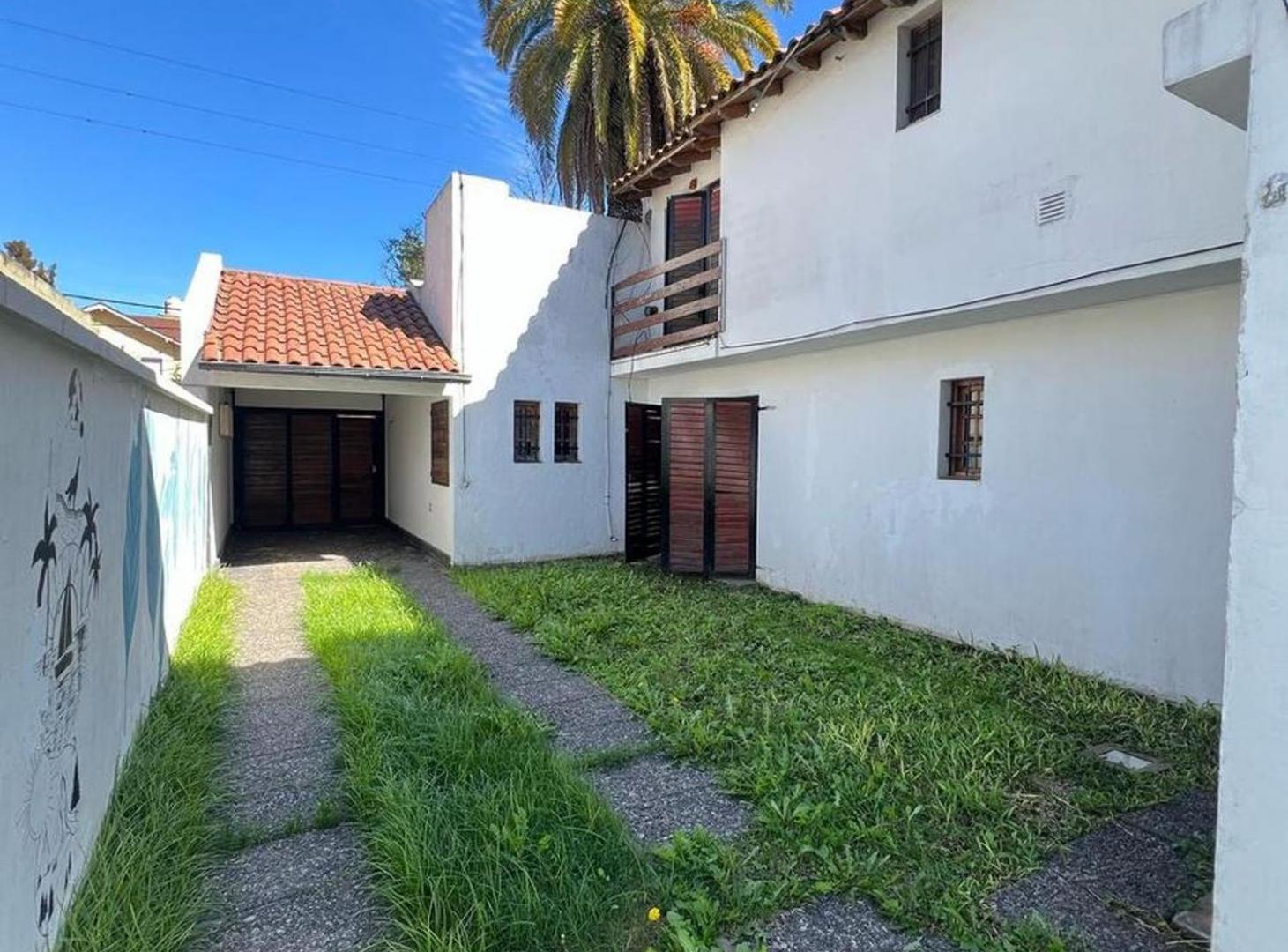 Foto de Casa 4 ambientes con jardín y pileta Ituzaingó, imagen 4