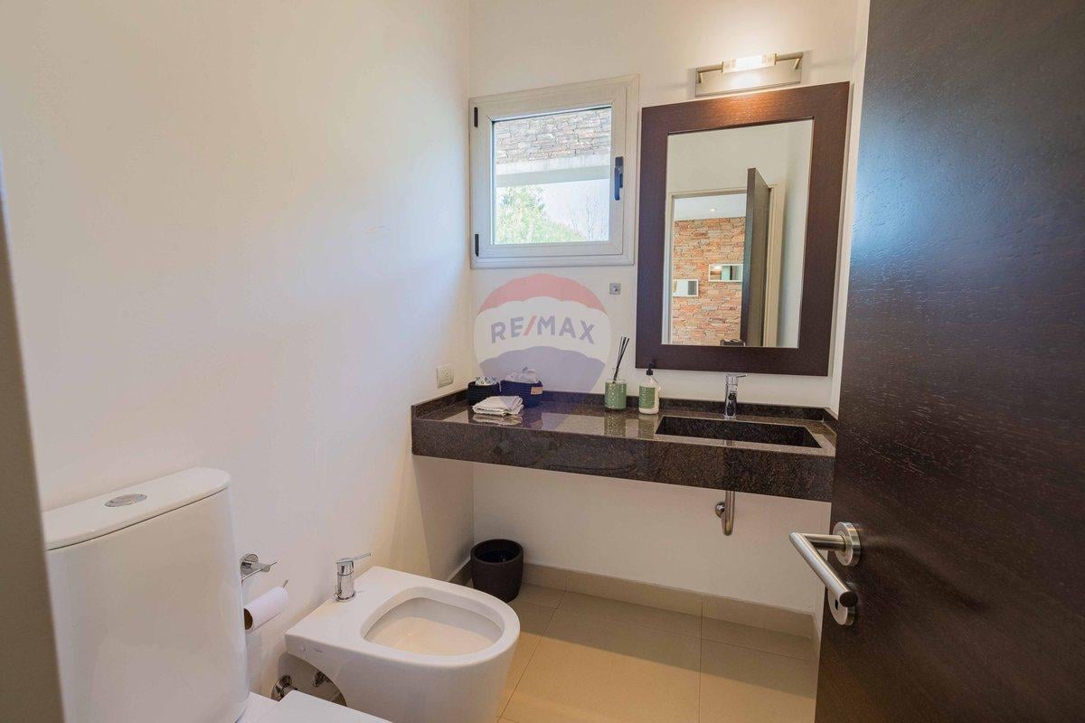 Foto de Casa Alquiler 7 ambientes Santa Bárbara al agua, imagen 3