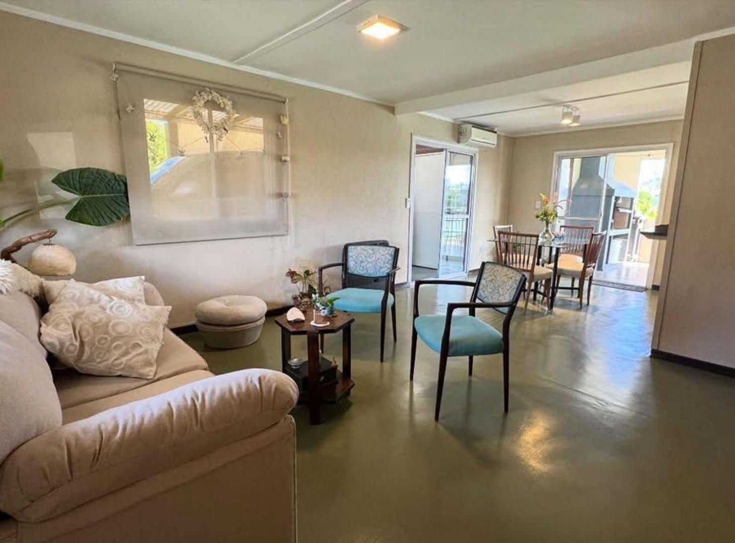 Foto de VENTA CASA 4 AMB LAGUNA STA. ISABEL 1 MASCHWITZ, imagen 2