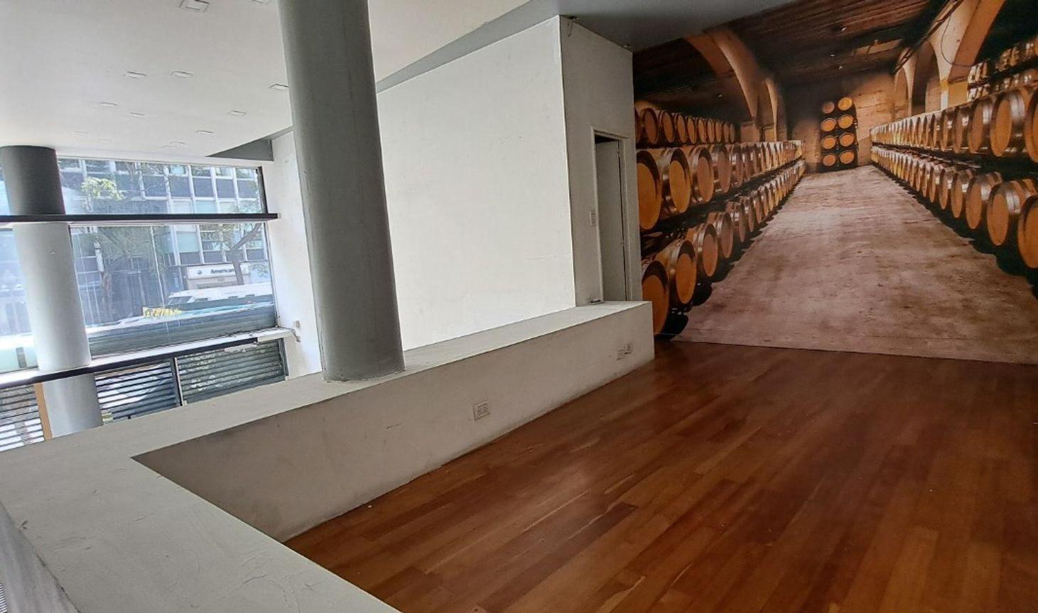 Foto de Alquiler Local Comercial Av. Santa Fe y Suipacha, imagen 5