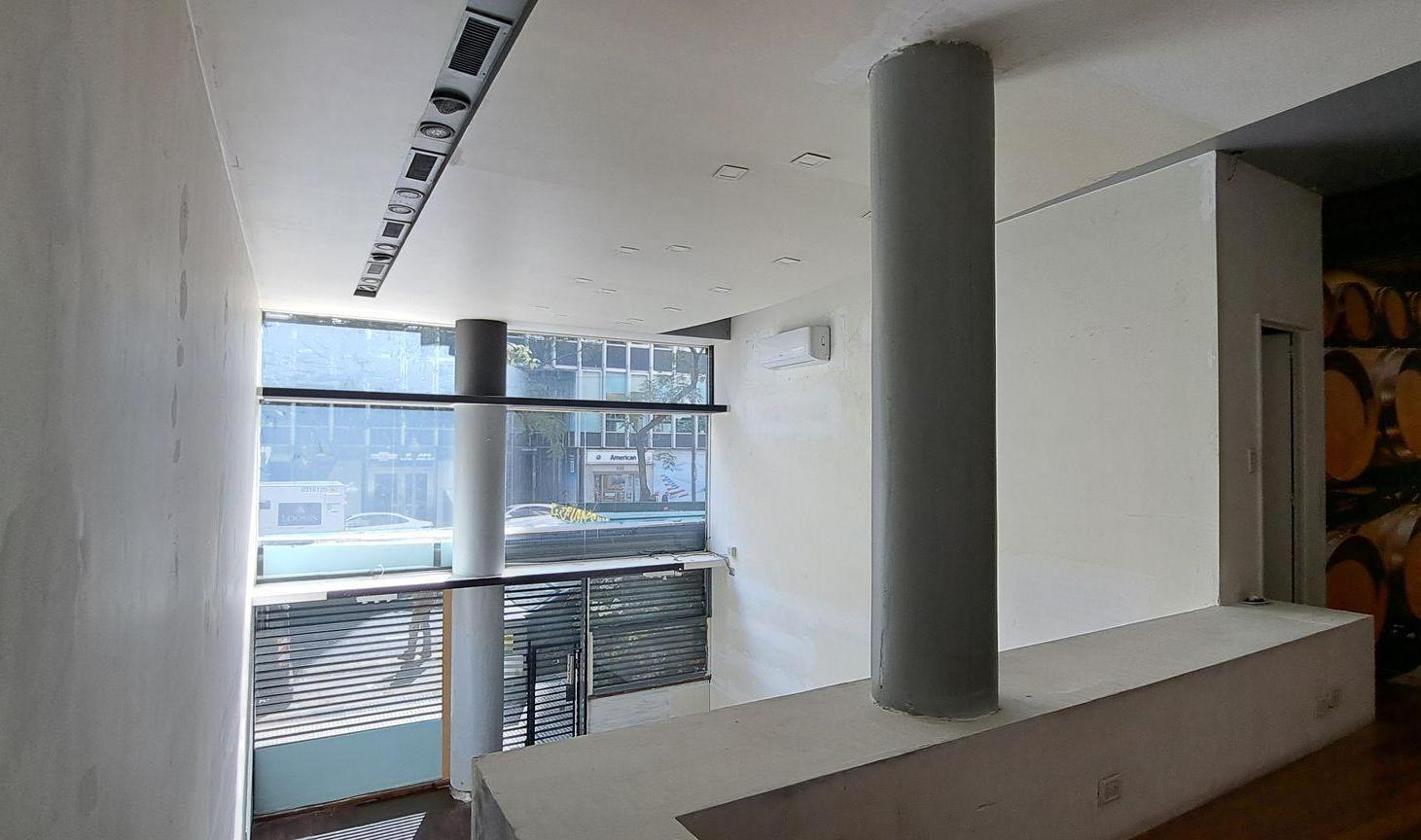 Foto de Alquiler Local Comercial Av. Santa Fe y Suipacha, imagen 3