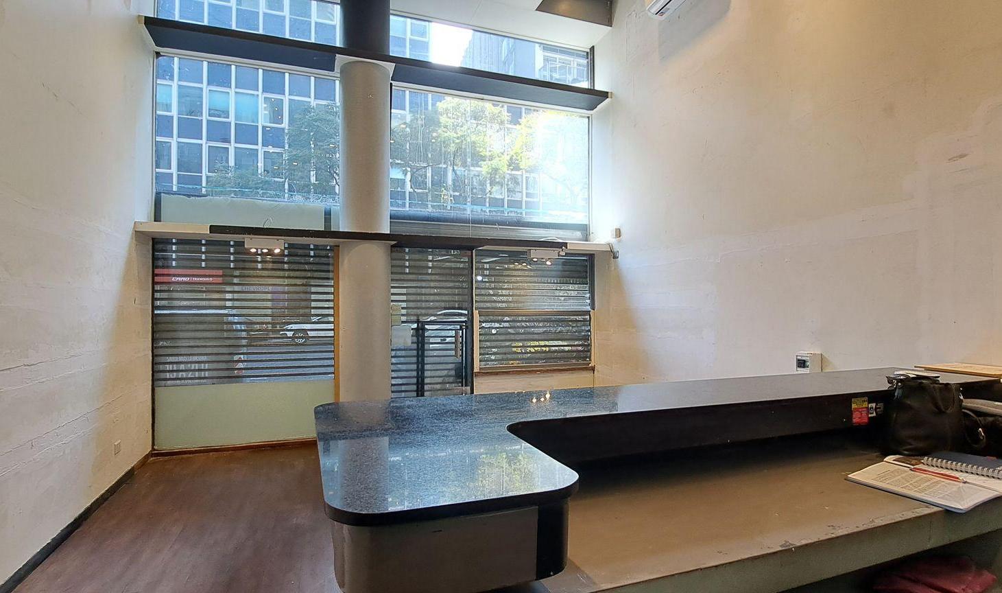 Foto de Alquiler Local Comercial Av. Santa Fe y Suipacha, imagen 1