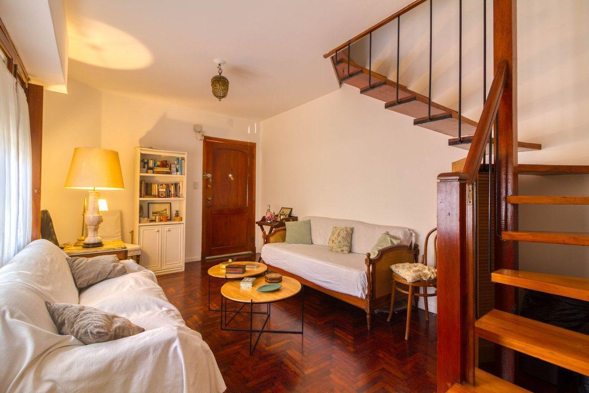 Foto de CASA/PH EN VENTA 3 AMB, OLIVOS, VTE LOPEZ C/ PATIO, imagen 2