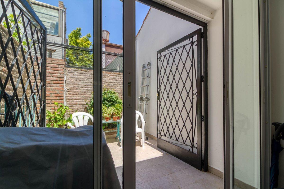 Foto de CASA/PH EN VENTA 3 AMB, OLIVOS, VTE LOPEZ C/ PATIO, imagen 3