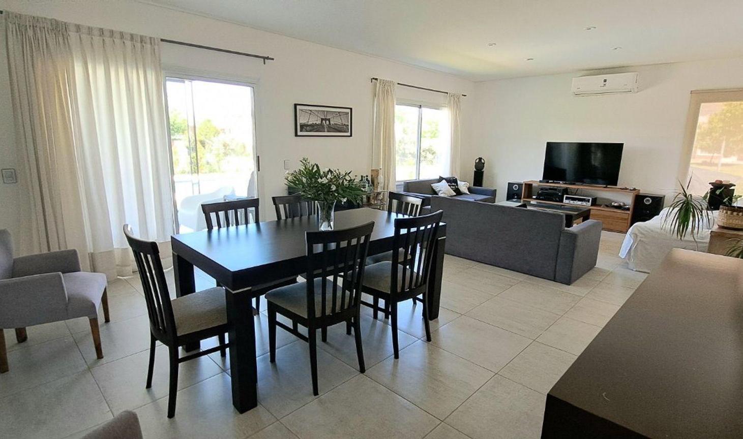 Foto de Venta Casa Acacias Puertos del Lago 5 Ambientes, imagen 3