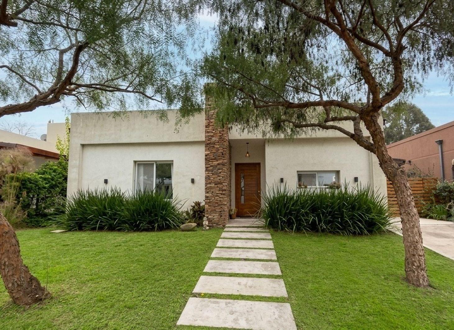 Foto de Venta Casa 4 amb. en San Ramiro, Pilar del Este, imagen 1