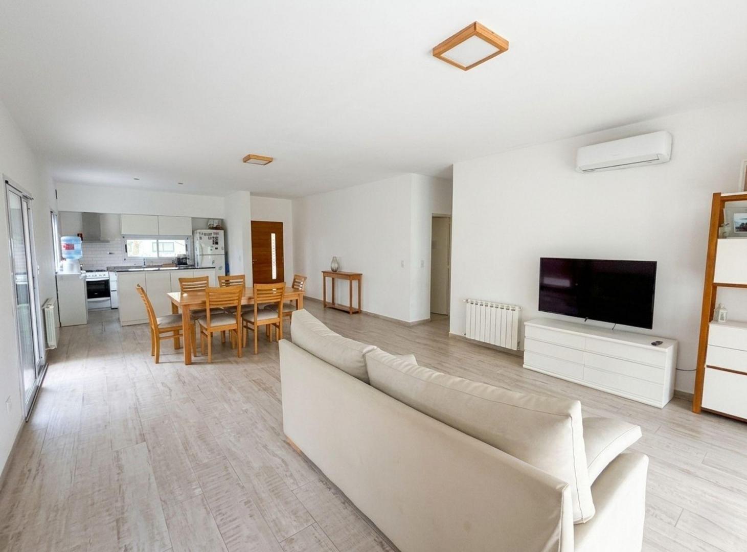 Foto de Venta Casa 4 amb. en San Ramiro, Pilar del Este, imagen 4