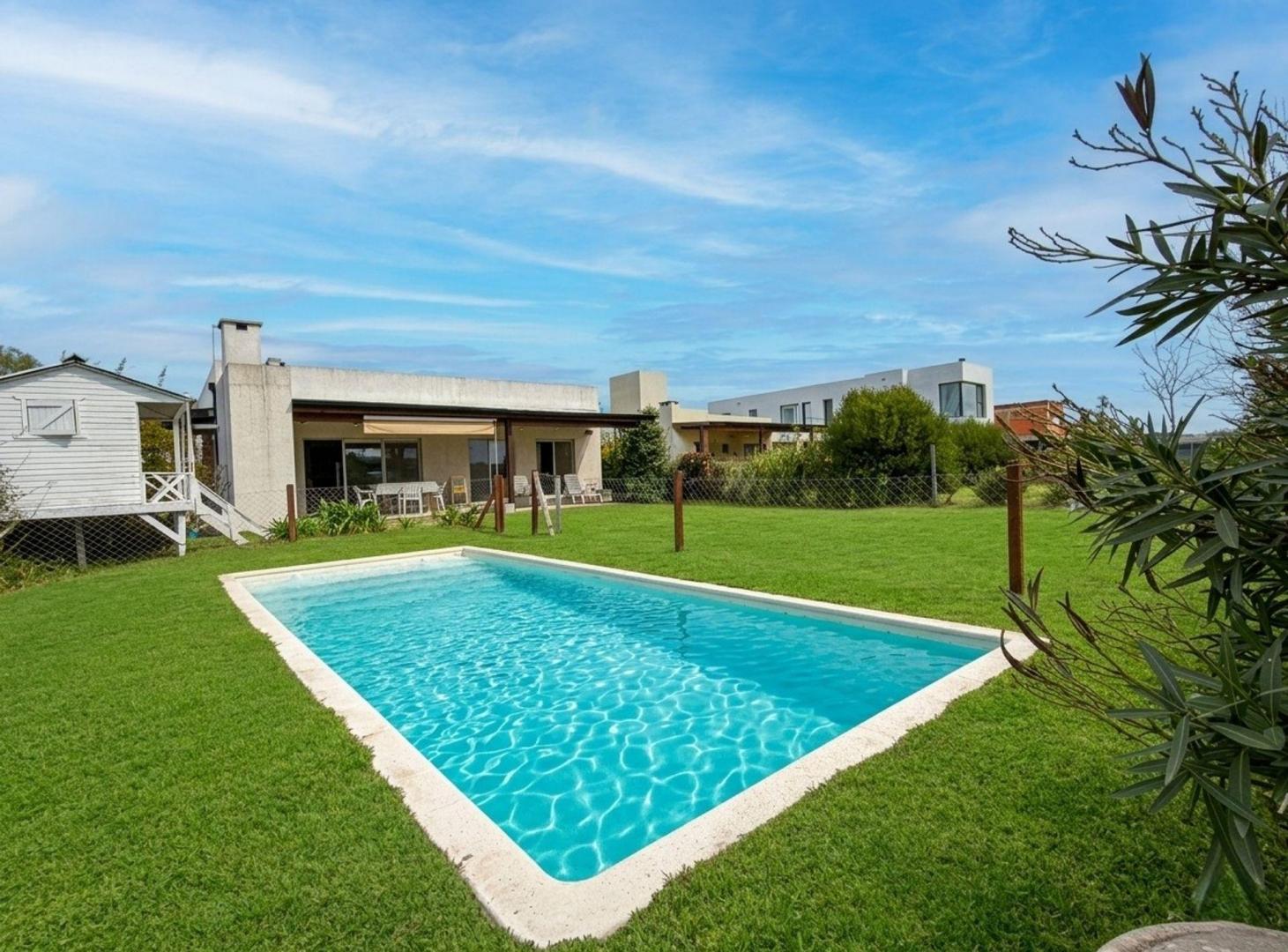 Foto de Venta Casa 4 amb. en San Ramiro, Pilar del Este, imagen 2