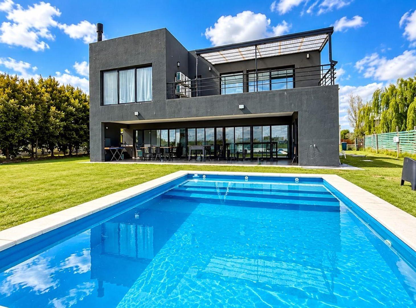 Foto de VENTA CASA 5 AMB, B. SAN SEBASTIAN, AL LAGO, imagen 1