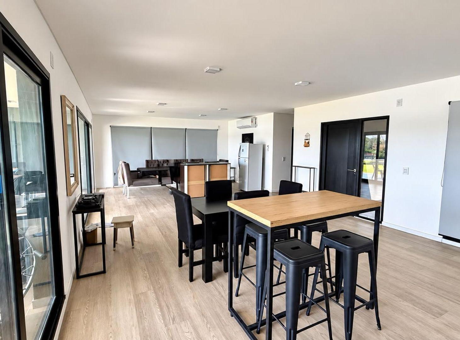 Foto de VENTA CASA 5 AMB, B. SAN SEBASTIAN, AL LAGO, imagen 5