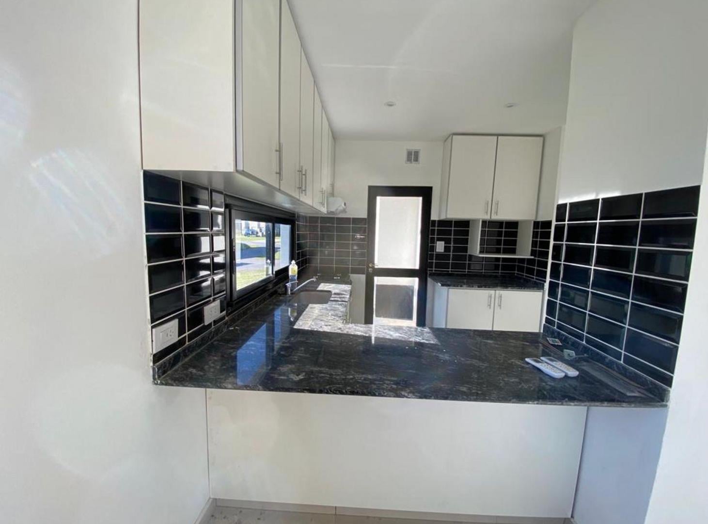 Foto de VENTA CASA LA CAÑADA PILAR APTA CREDITO - PILETA, imagen 3