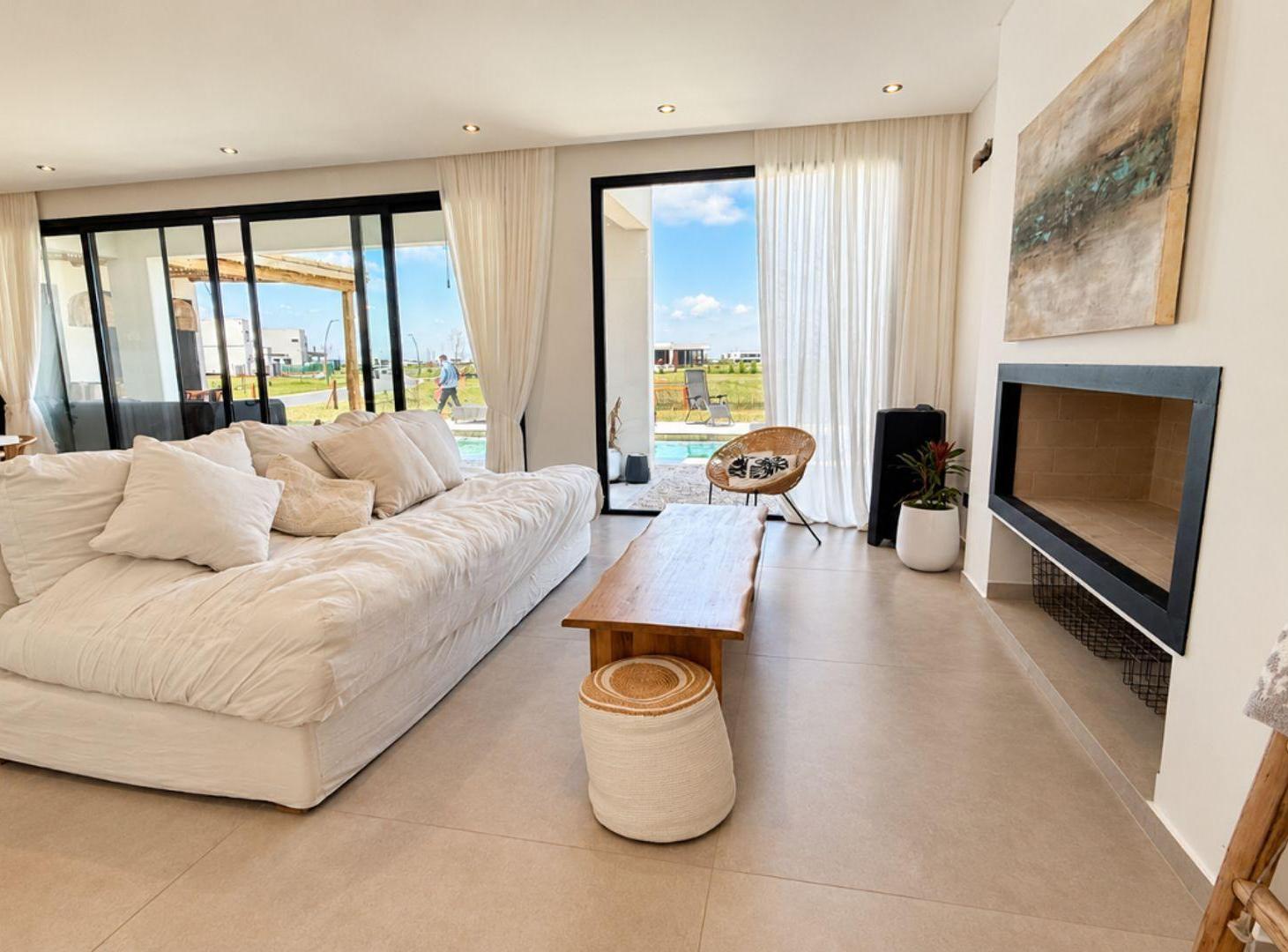 Foto de VENTA CASA 7 AMB PUERTOS AMARRAS AL LAGO IMPECABLE, imagen 2