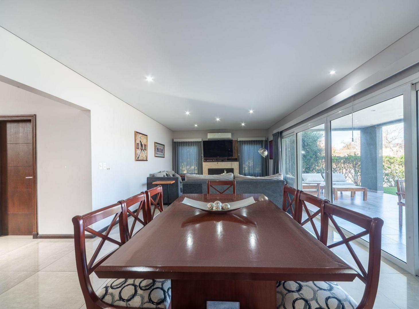 Foto de VENTA CASA 7 AMB A LA LAGUNA NORDELTA ALISOS, imagen 3