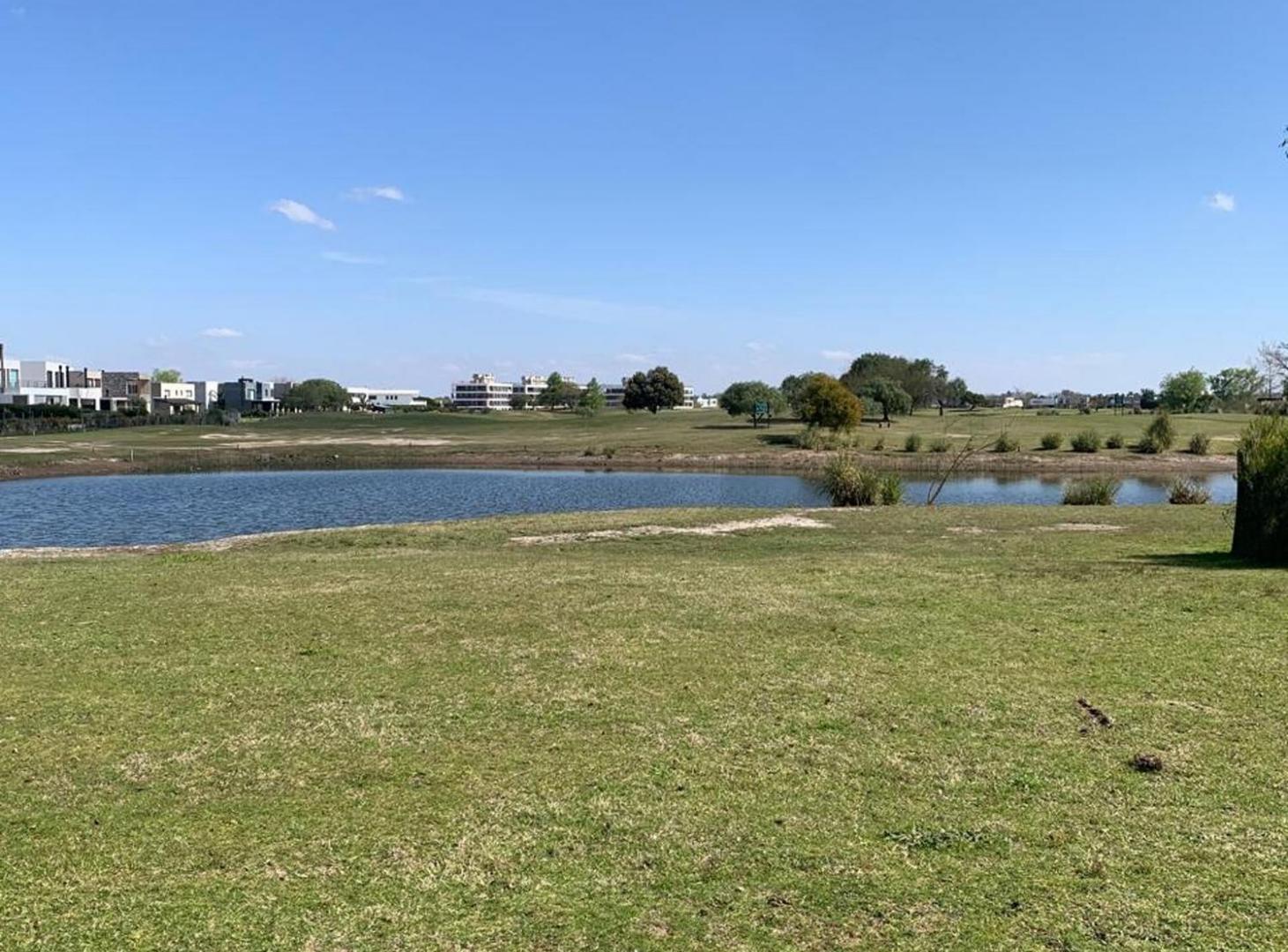 Foto de LOTE EN VENTA AL GOLF CON ESPEJO DE AGUA, imagen 1