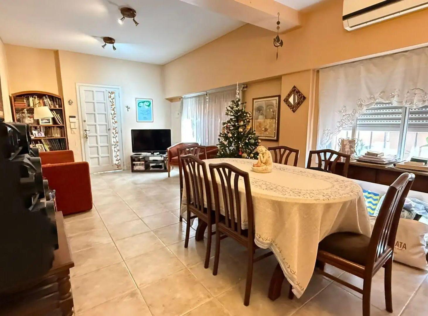 Foto de Venta Casa 4 amb jardin y piscina en Olivos, imagen 4