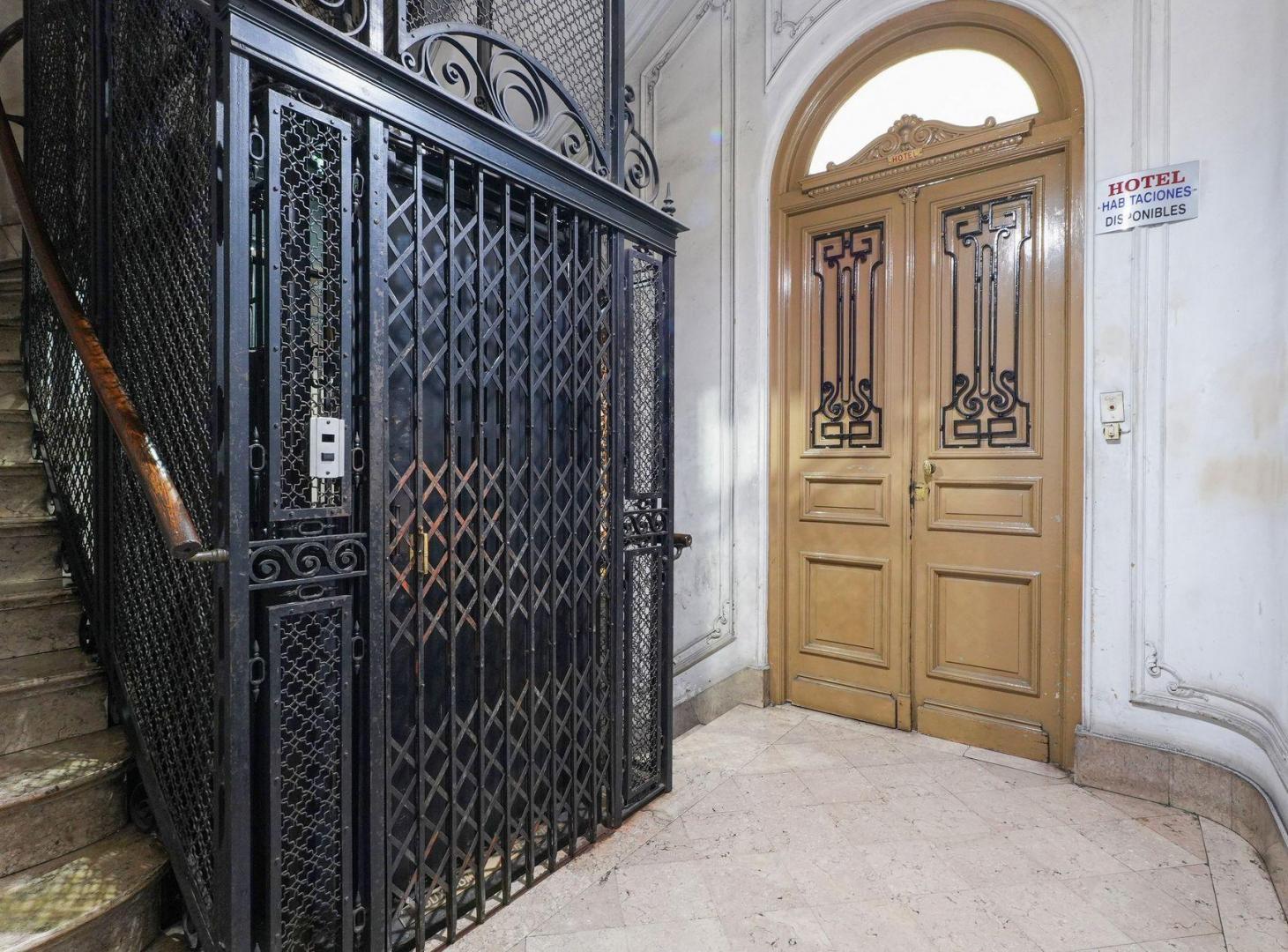 Foto de HOTEL EN VENTA – 2° PISO CON ASCENSOR – BALVANERA, imagen 4