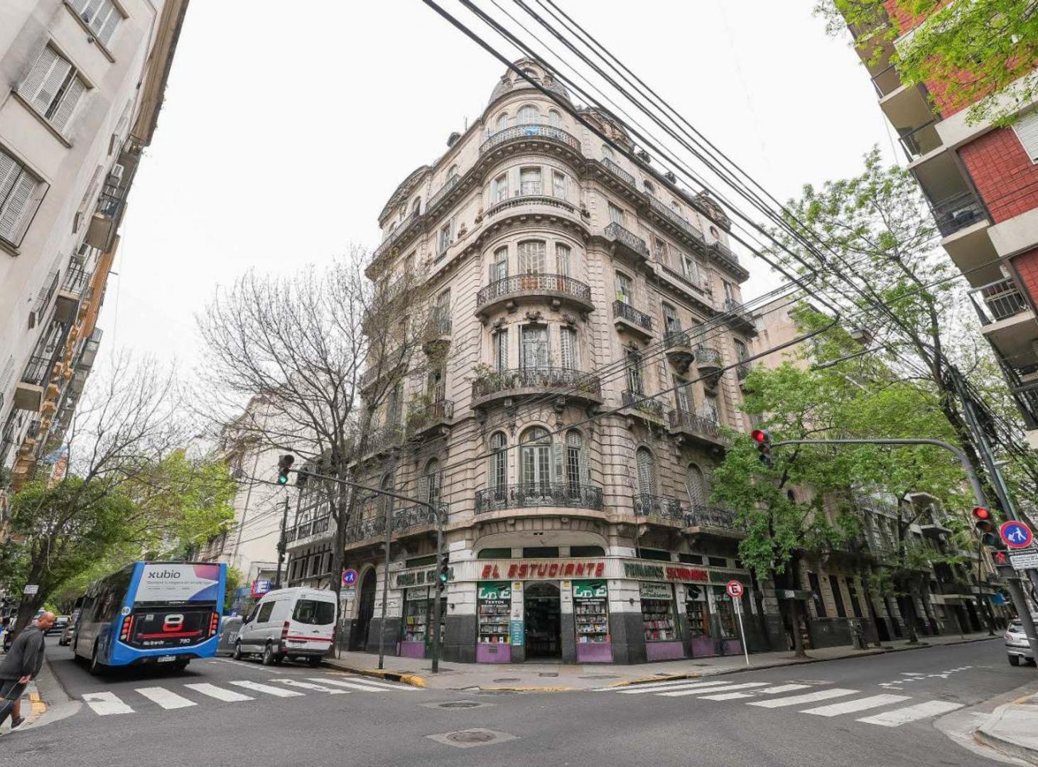 Foto de HOTEL EN VENTA – 2° PISO CON ASCENSOR – BALVANERA, imagen 1