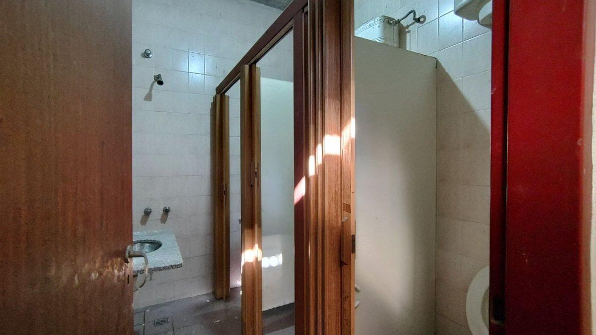 Foto de VENTA GALPON MATADEROS 2 PLANTAS 8,66X35 con renta, imagen 5