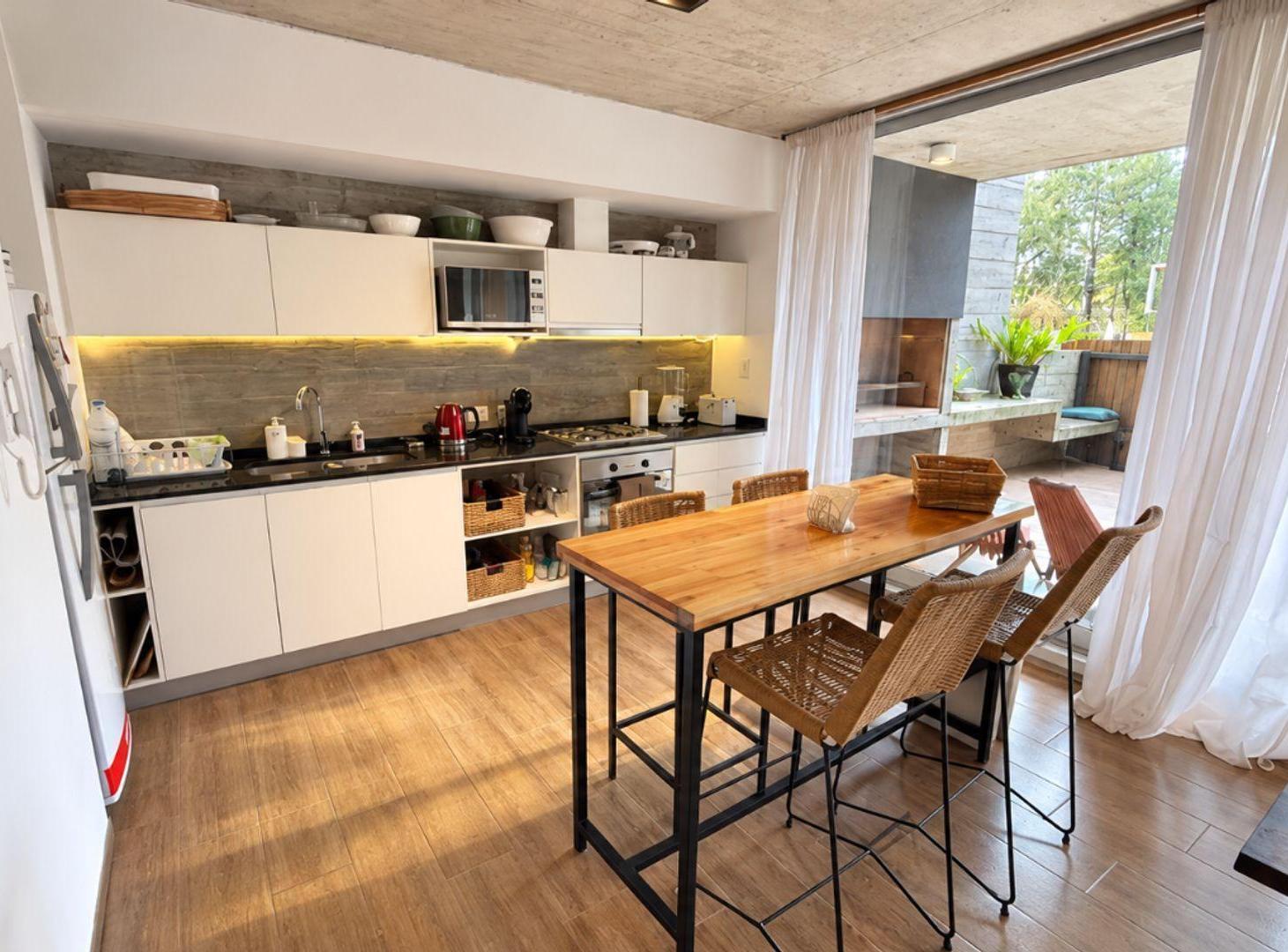 Foto de VENTA DE DEPARTAMENTO / DUPLEX 3 AMB. PUNTA CHICA, imagen 3